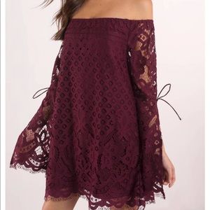 Tobi- Off-the-shoulder Lace & Bell- Sleeve Tunic